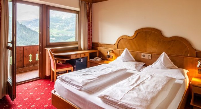 Sporthotel Panorama, La Villa & Corvara ski chalet, image 3